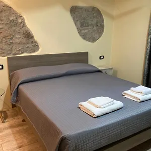 Tra Storia E Realta Bed & Breakfast